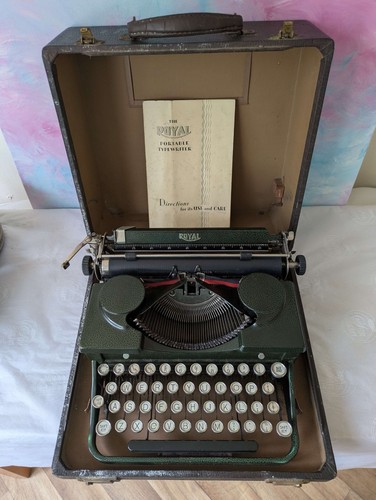 Vintage 1930 royal model - royal, "p"