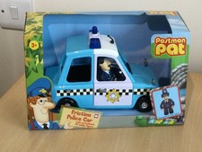 VINTAGE 2006 POSTMAN PAT FRICTION POWERED POLICE CAR AND PC SELBY FIGURE