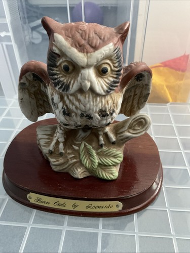 Barn owl leonardo - barn, by