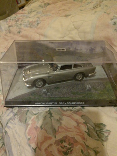 Goldfinger james bond aston - goldfinger,