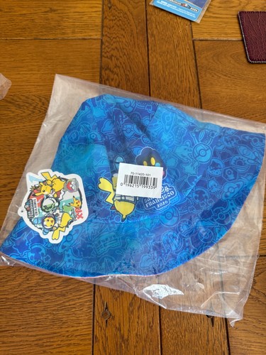 Bnwt pokemon world - bnwt,