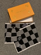 Louis Vuitton Damier Heritage Beanie & Scarf