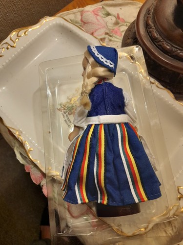 Porcelain doll folklore - folklore,