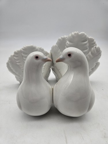 Lladro figurine love doves - love,