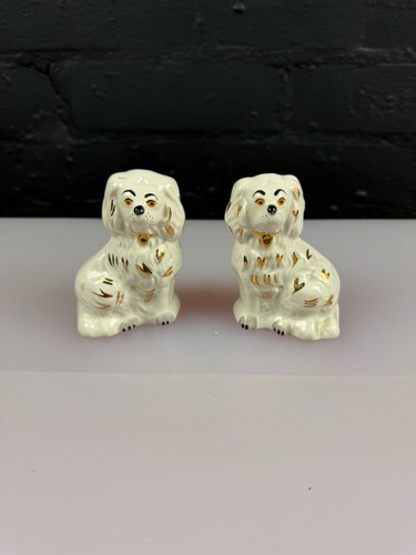 Pair beswick spaniels - of, dogs