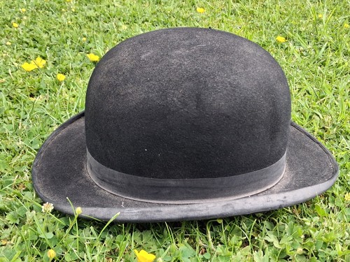 Bowler hat hand - bowler,