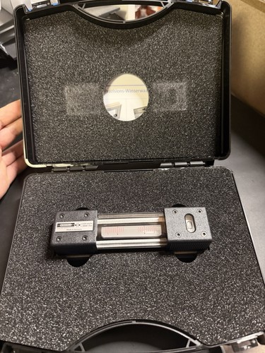 Machinists level with case - level,