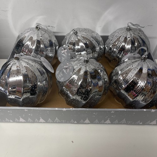 Giant baubles silver pack of - pack,