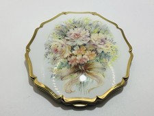 Stratton Vintage Powder