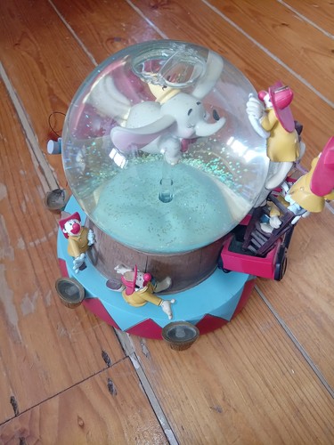 Snowglobe disney dumbo circus - snowglobe,