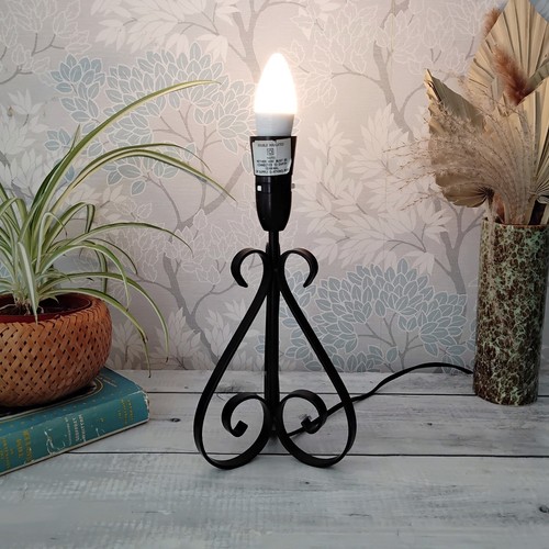 Black metal scroll - black,