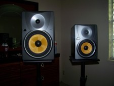 Behringer Truth B1031A Studio