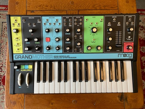 Moog grandmother semi modular - moog,