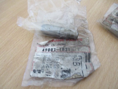 Kawasaki genuine nos - nos, valve