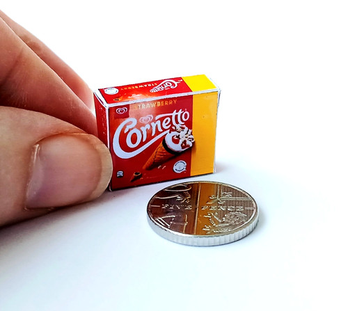 Dolls house miniature - house, 1:12