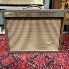 1961 Magnatone Troubadour Model 213 2-Channel 18-Watt 1x12" Guitar Combo