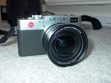 Leica Digilux 2 with battery