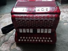 V Soprani 2 Row Button Box -