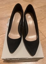 Kupid black suedette carvela