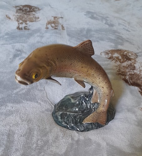 Vintage 1960s beswick - vintage, leaping