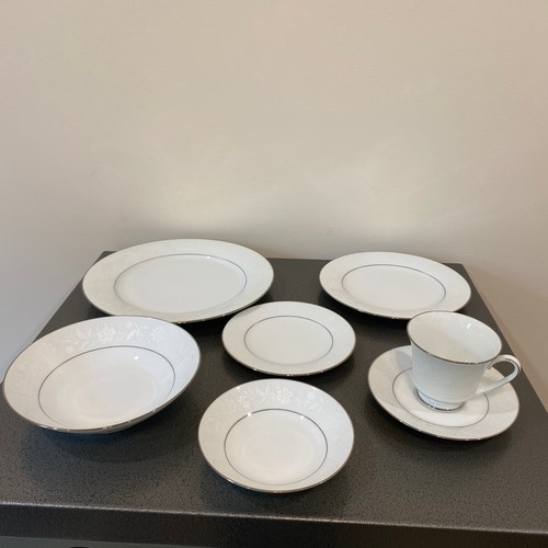 Sold the piece noritake - "sold,