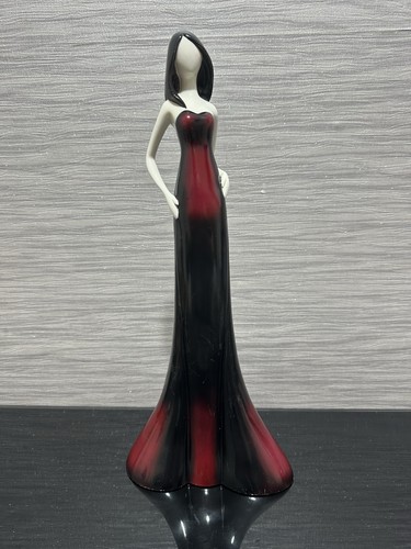 Tall standing lady figurine - figurine, in
