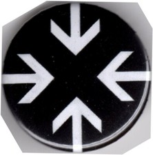4 ARROWS Pin Button Badge 25mm