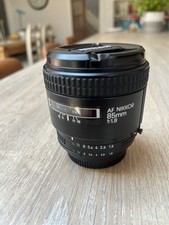 Nikon AF Nikkor 85mm 1:1.8