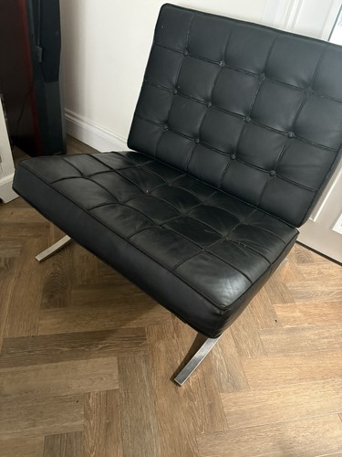 Barcelona black love seat with