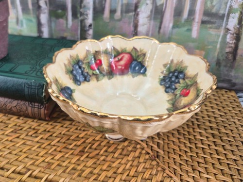 Queen antique fruit series - antique,
