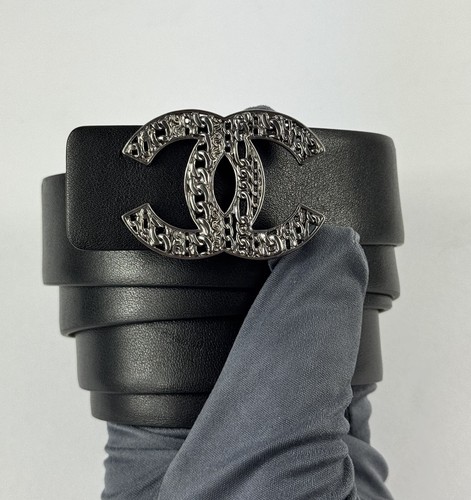 Chanel logo buckle - chanel,