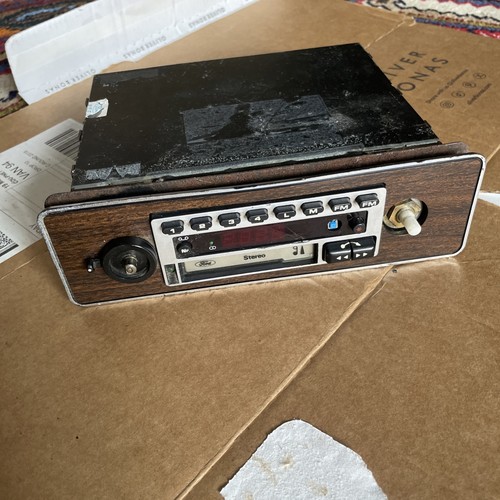 Ford esrt radio - 32, cassette