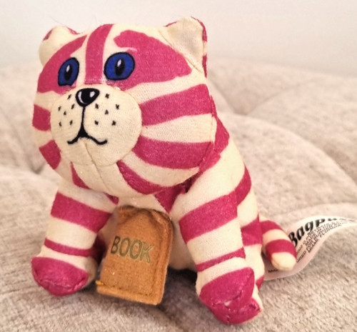 Bagpuss burger king sitting - bagpuss,