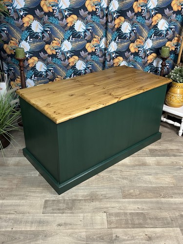 Large solid pine - large,