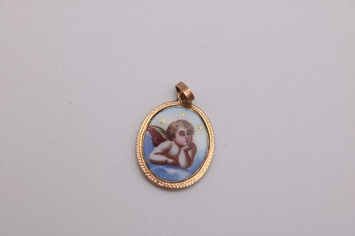 Antique gold and enamel - , cherub