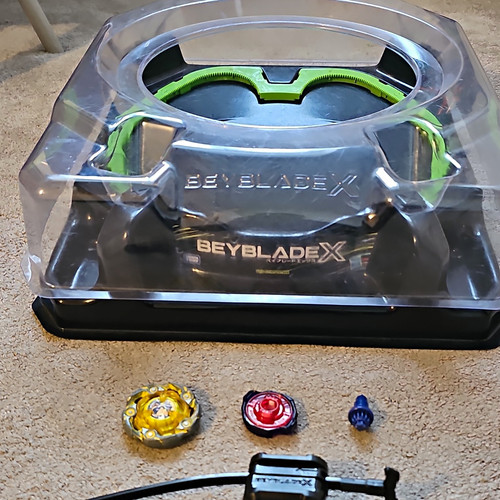 Beyblade battle stadium - beyblade,