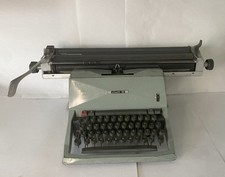 British Olivetti Made in Glasgow Olivetti 82 Typewriter circa 1960’s Needs TLC