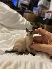 Small Resin Siamese Sitting