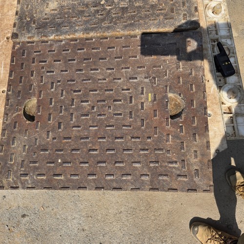 Cast iron manhole cover - cast,