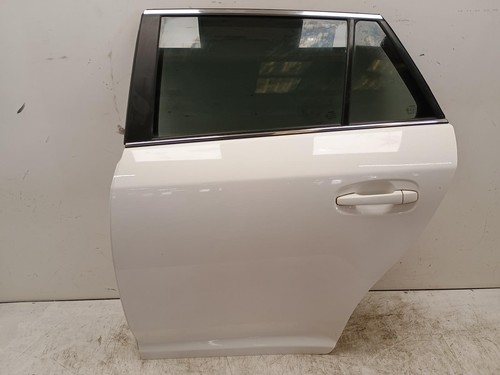 Rear door toyota avensis white - door,