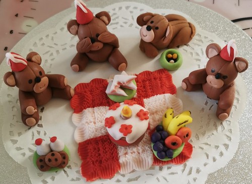 Teddy bear picnic cake - bear,