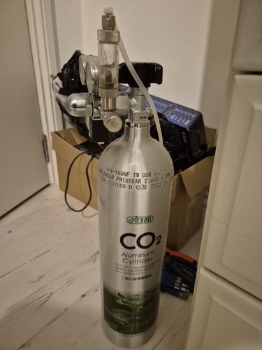 Ista co2 refillable - refillable, cylinder