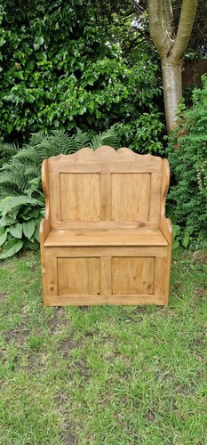 Small monks bench settle pew - settle,