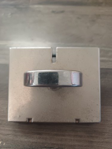 Coin mechanism for vending - for,