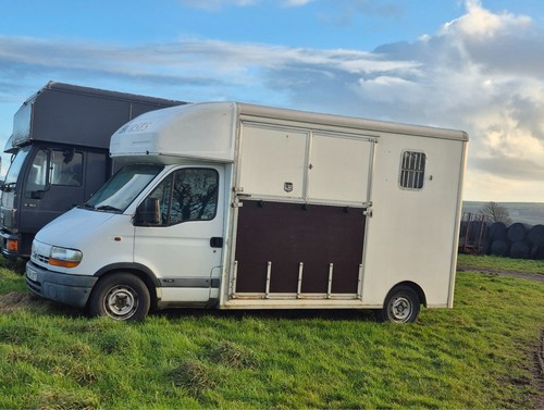 White renault master - renault,