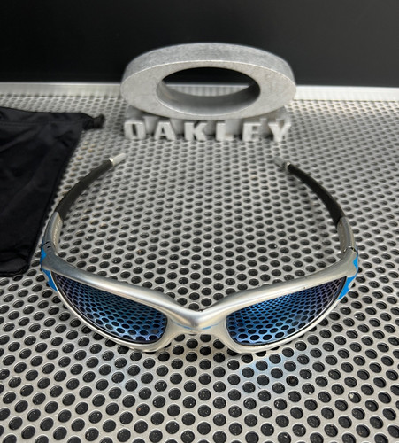 Oakley straight jacket - 99, |
