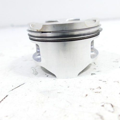 Kawasaki 750 pistons - zx-r,