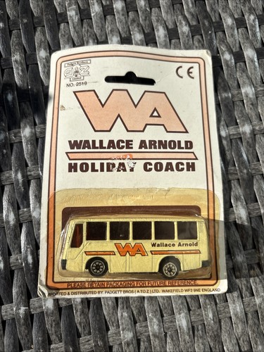 Wallace arnold holiday coach - arnold,