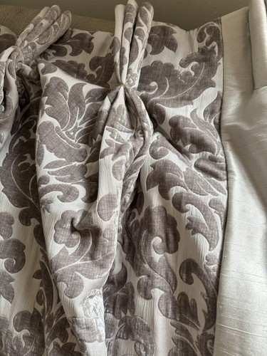 Damask style velvet and - style,