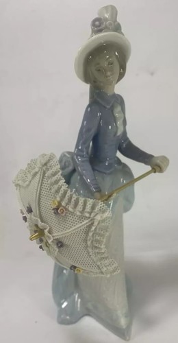 Lladro figurine 1981 lady girl - figurine,